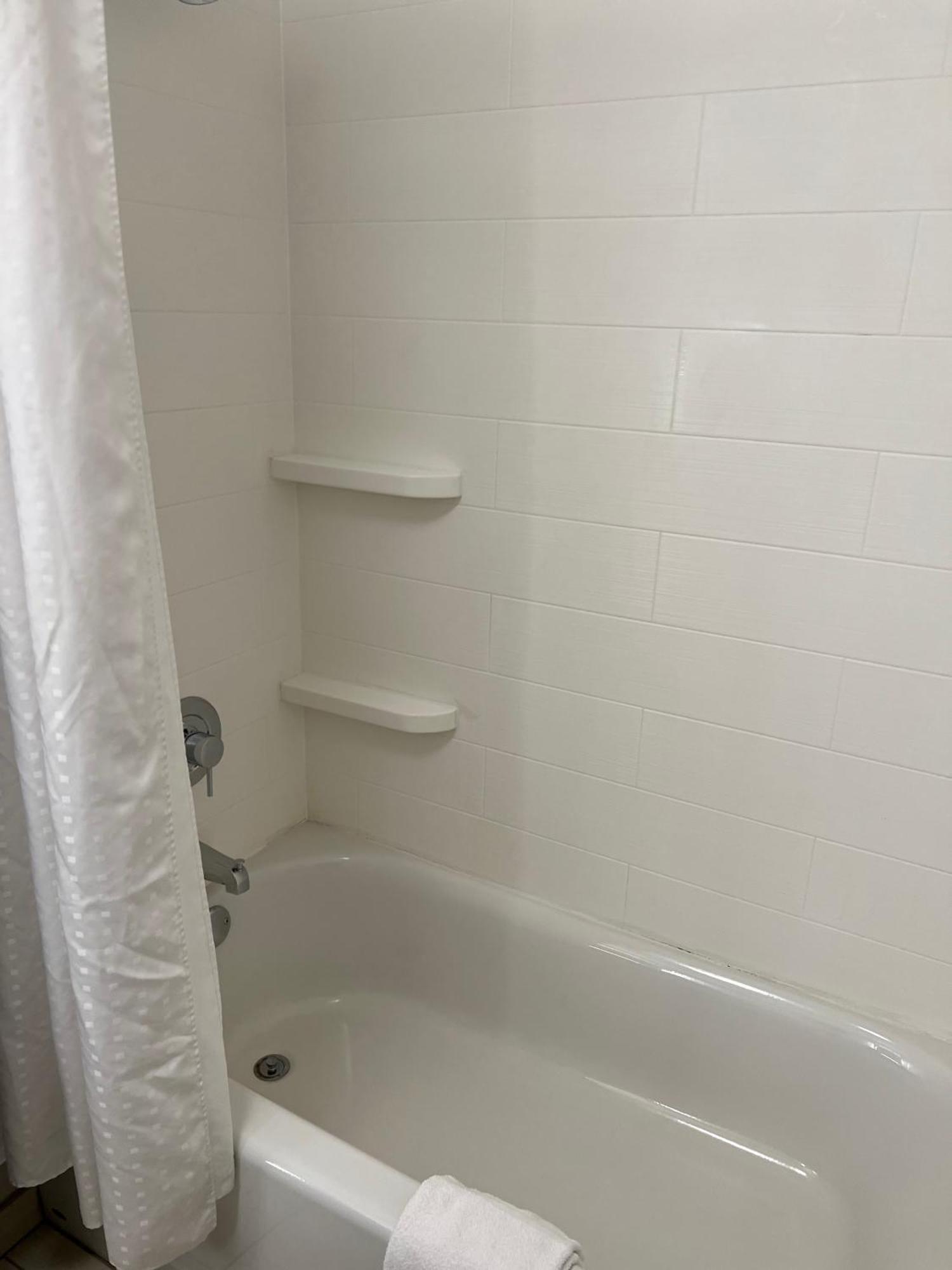 Holiday Inn Express & Suites Mobile - University Area By Ihg Extérieur photo