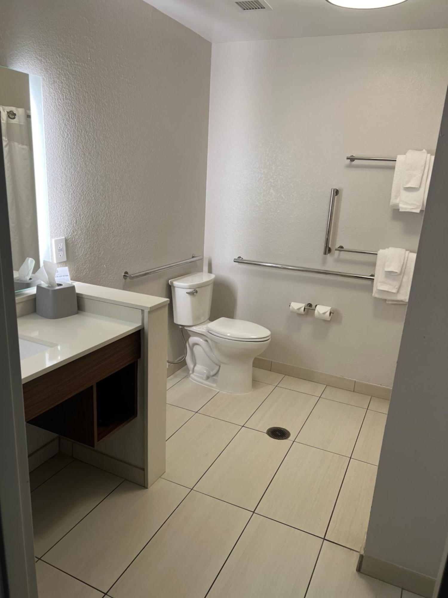 Holiday Inn Express & Suites Mobile - University Area By Ihg Extérieur photo