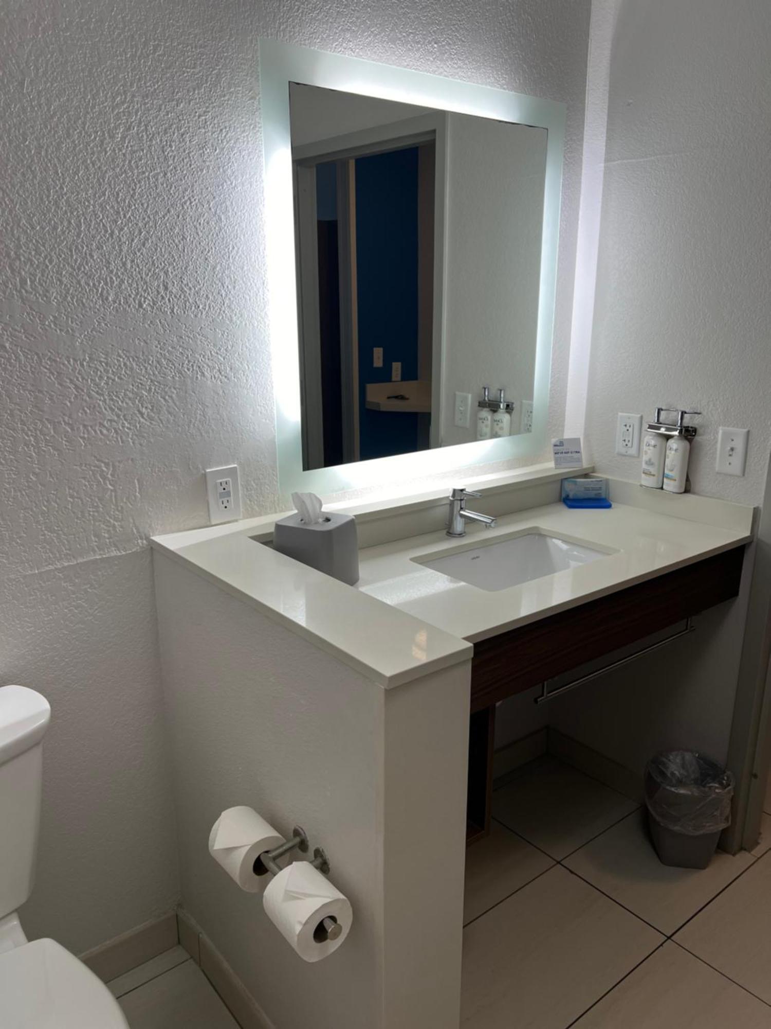 Holiday Inn Express & Suites Mobile - University Area By Ihg Extérieur photo