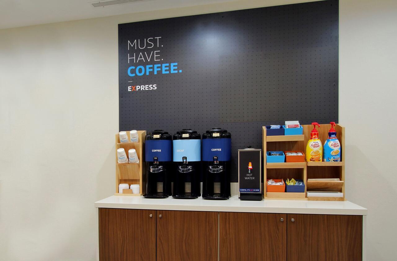 Holiday Inn Express & Suites Mobile - University Area By Ihg Extérieur photo